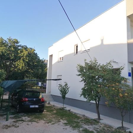 Apartments Lota Starigrad Paklenica Esterno foto